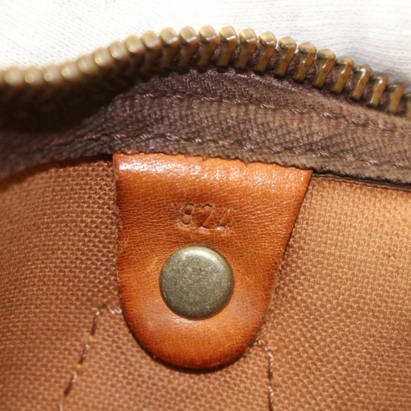 Authentic Louis Vuitton HandBag Speedy 40 Monogram - Picture 2 of 6